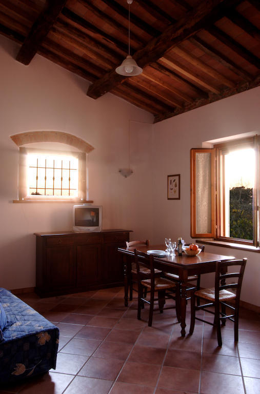 Agriturismo Quattro Pini كاستاجنيتو كاردوتشي الغرفة الصورة